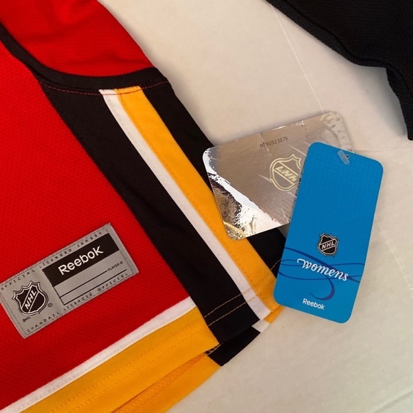 CALGARY FLAMES Jersey Reebok Medium NWT New with tags - Picture 5 of 16